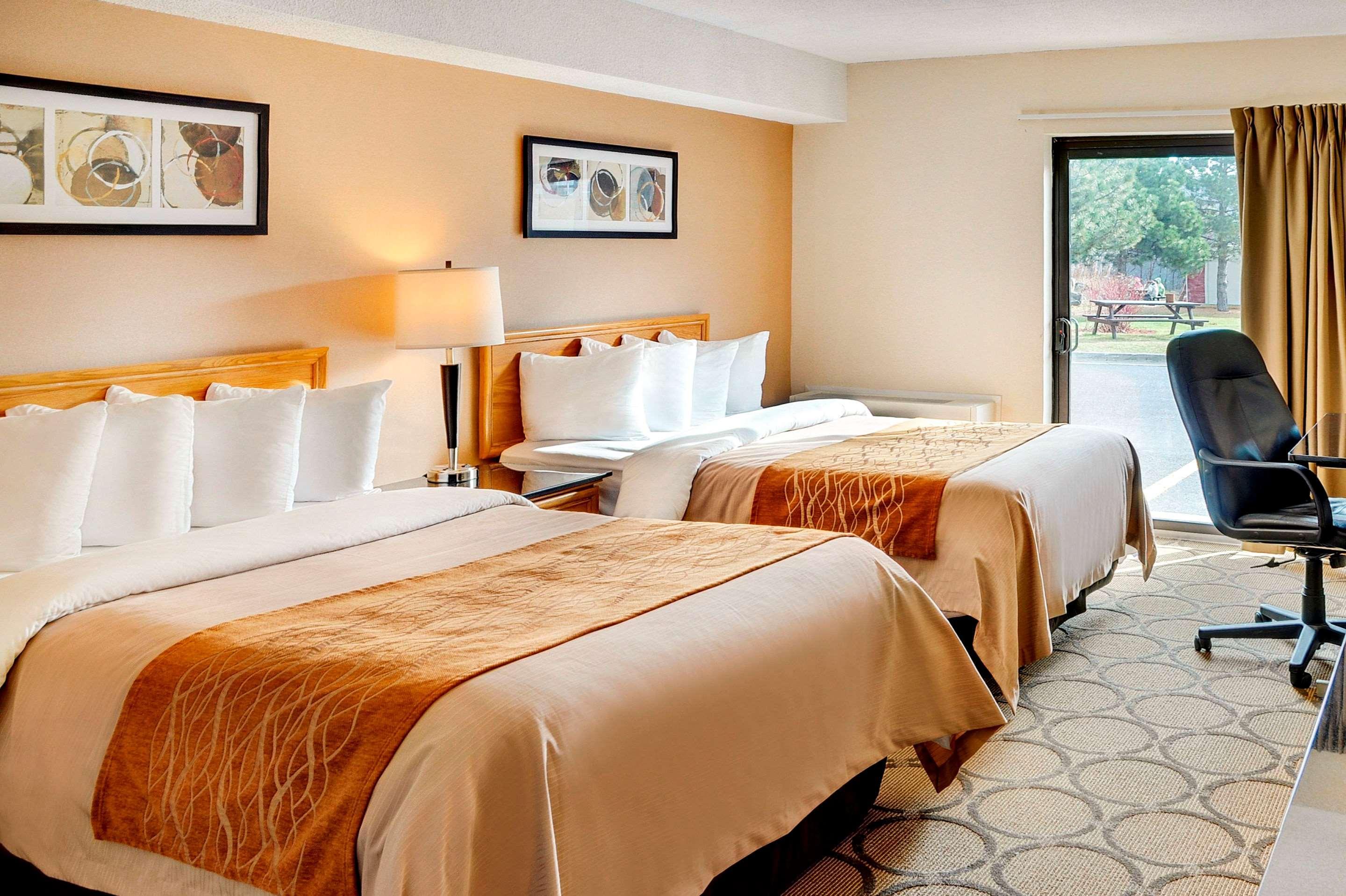 Comfort Inn West Едмънтън Екстериор снимка