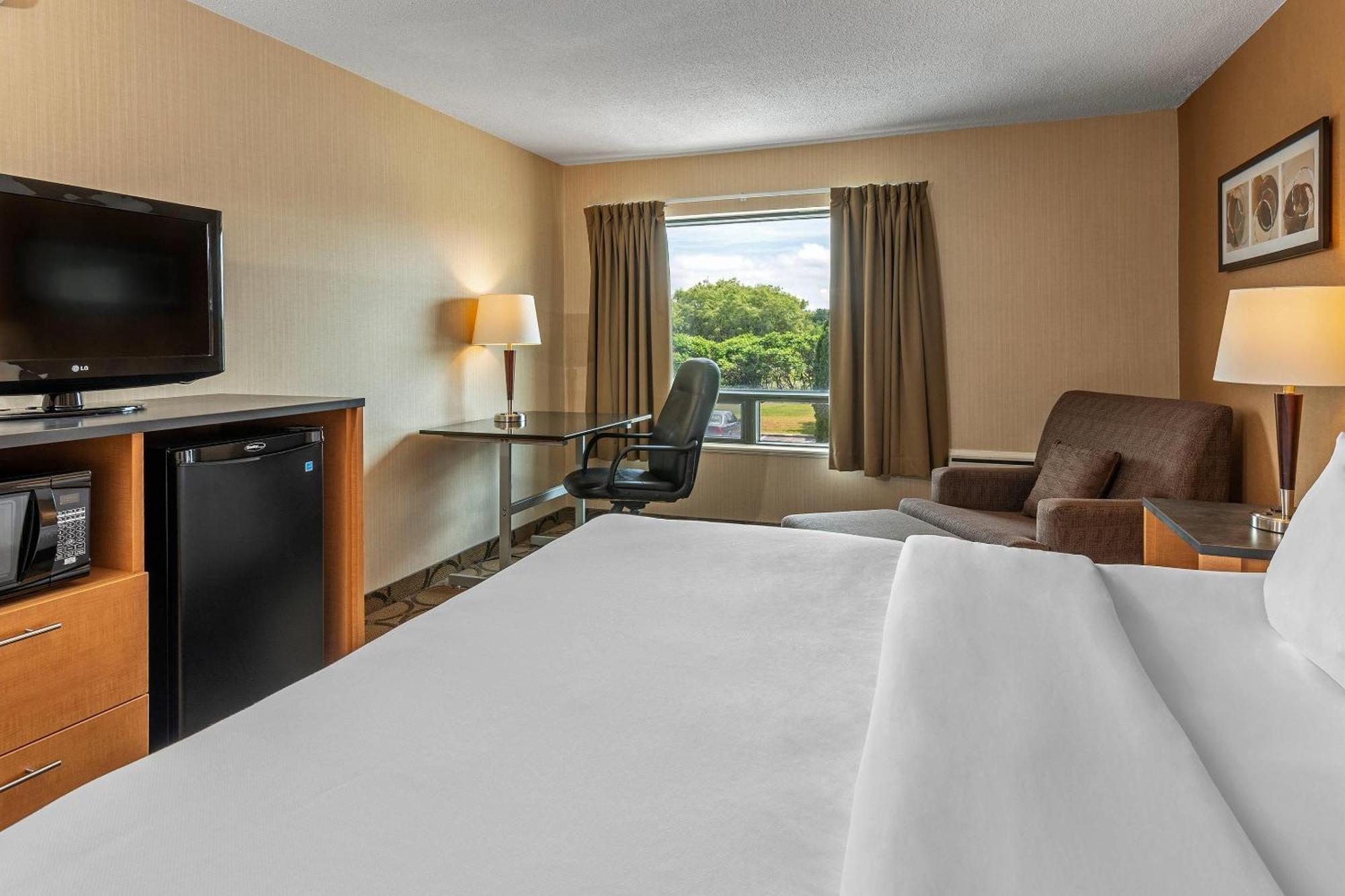 Comfort Inn West Едмънтън Екстериор снимка